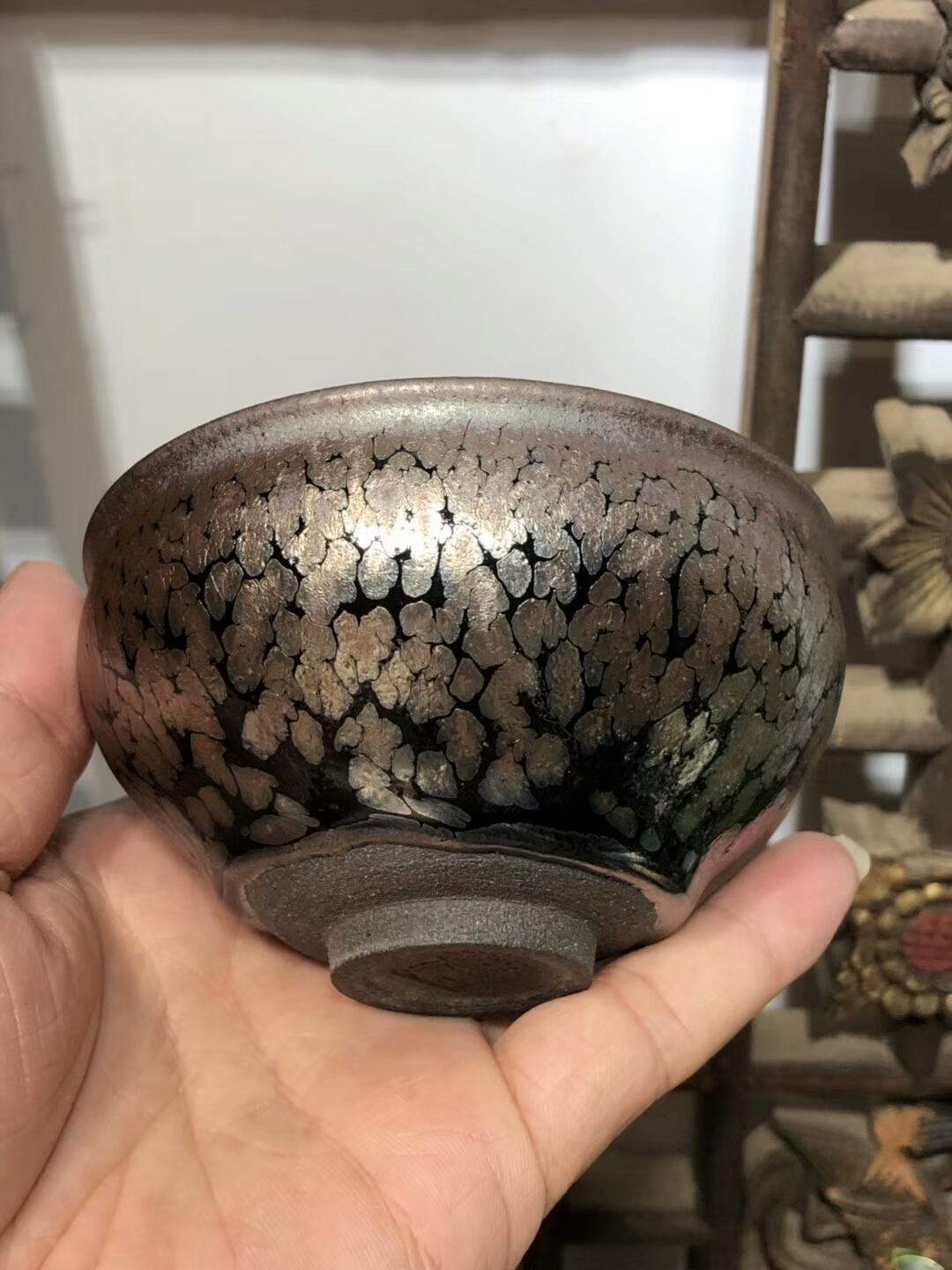 小李達(dá)  李昌海老師  鷓鴣斑帶著時(shí)尚元素 外黑釉油滴 盞中之貴族，香爐器型 囗徑：9.3高：5.5