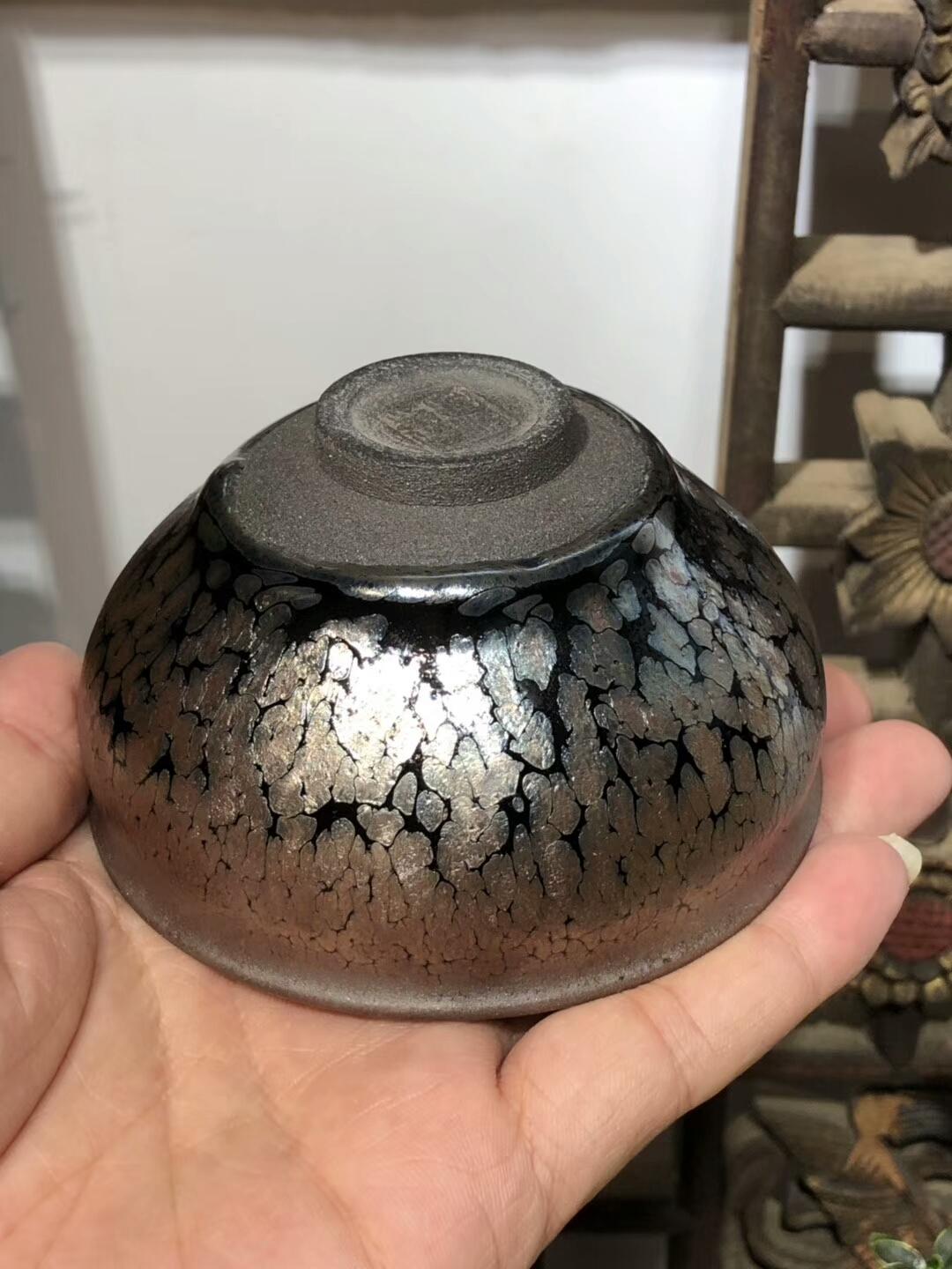 小李達(dá)  李昌海老師  鷓鴣斑帶著時(shí)尚元素 外黑釉油滴 盞中之貴族，香爐器型 囗徑：9.3高：5.5