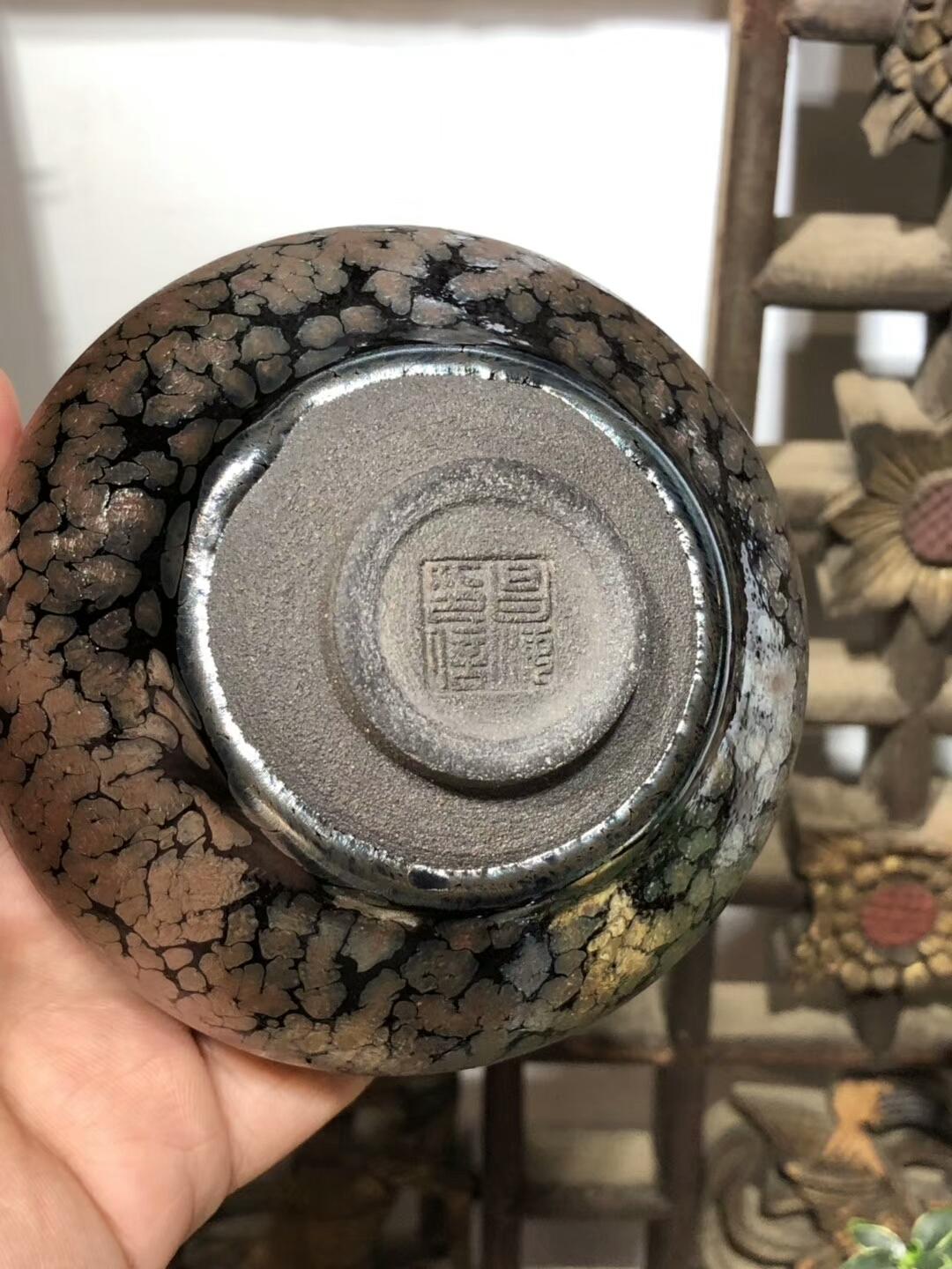 小李達(dá)  李昌海老師  鷓鴣斑帶著時(shí)尚元素 外黑釉油滴 盞中之貴族，香爐器型 囗徑：9.3高：5.5