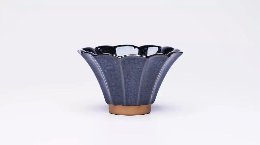 國(guó)家級(jí)研究員高級(jí)工藝美術(shù)師作者：范澤鋒老師  作品：【十二文殊】紫砂胎口徑：10cm*6.3cm